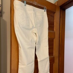a.n.a Women's Straight Leg Off-White Jeans